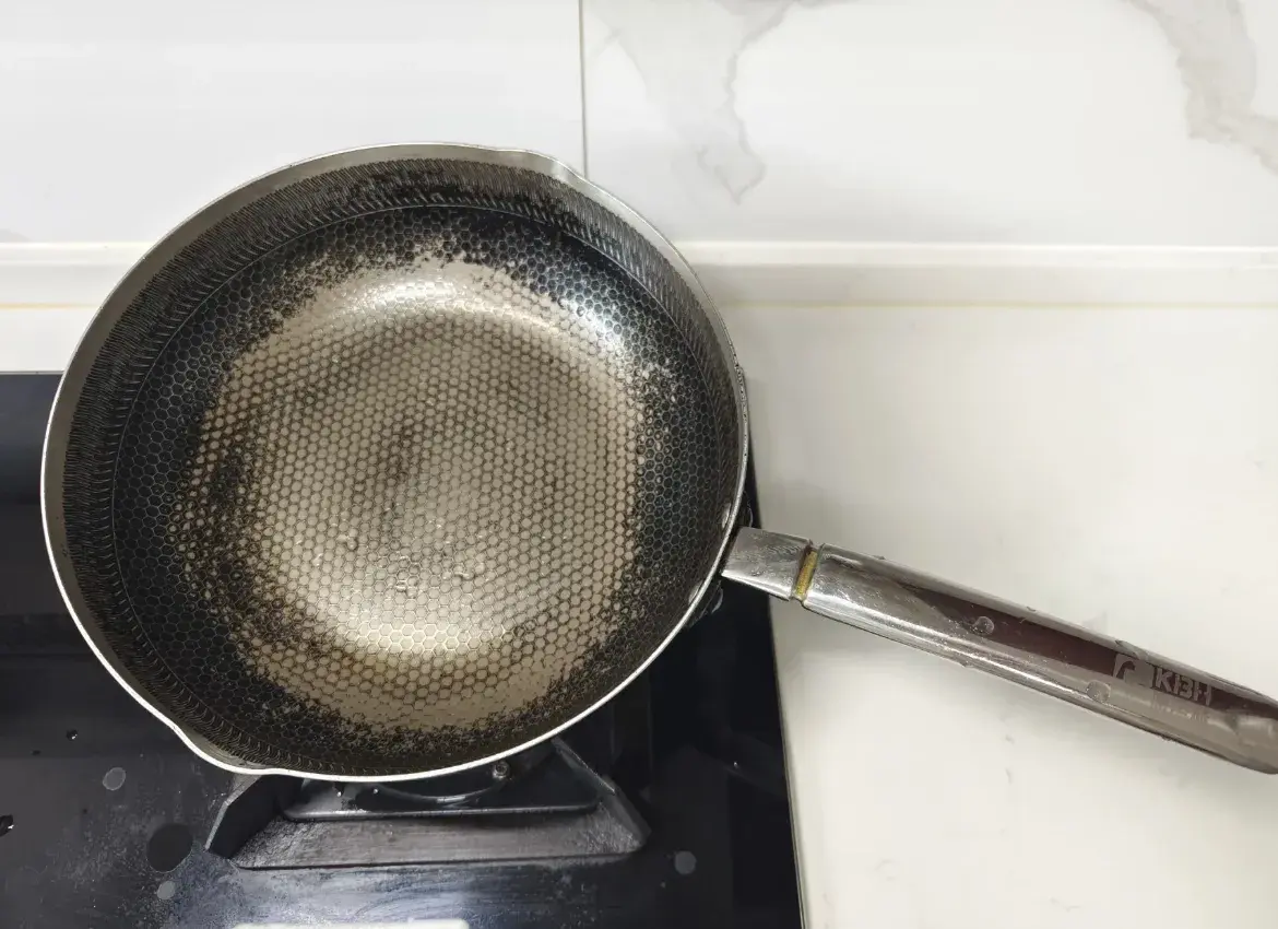 不粘锅|若再买炒锅,我发誓决不买的“10种锅具”,不是挑剔而是真难用