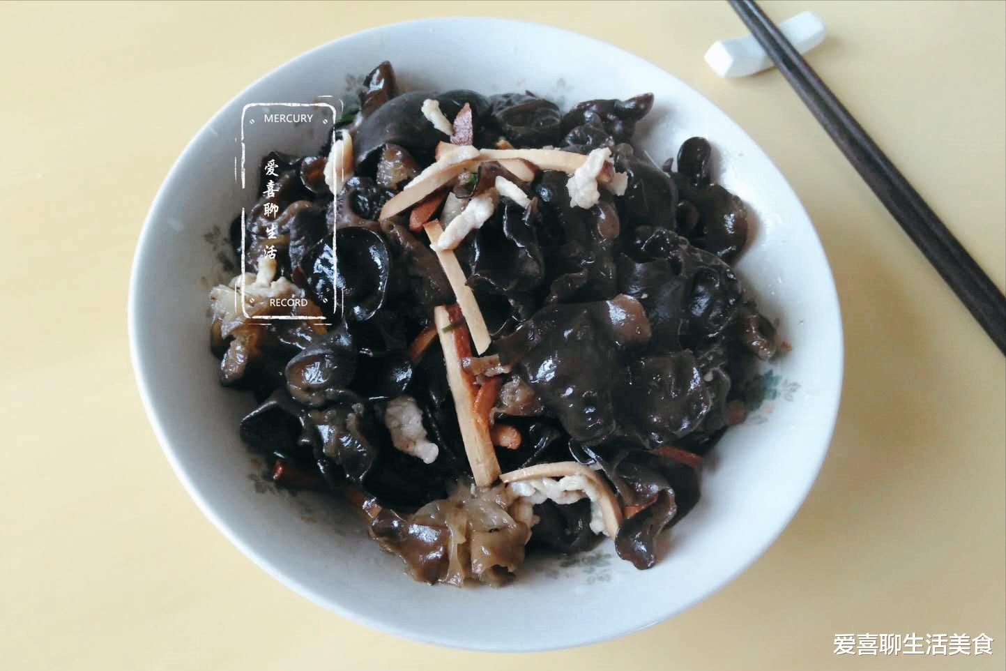 |这菜一年四季有,搭配它们一起炒,口感丰富味道鲜美,比吃大鱼大肉强