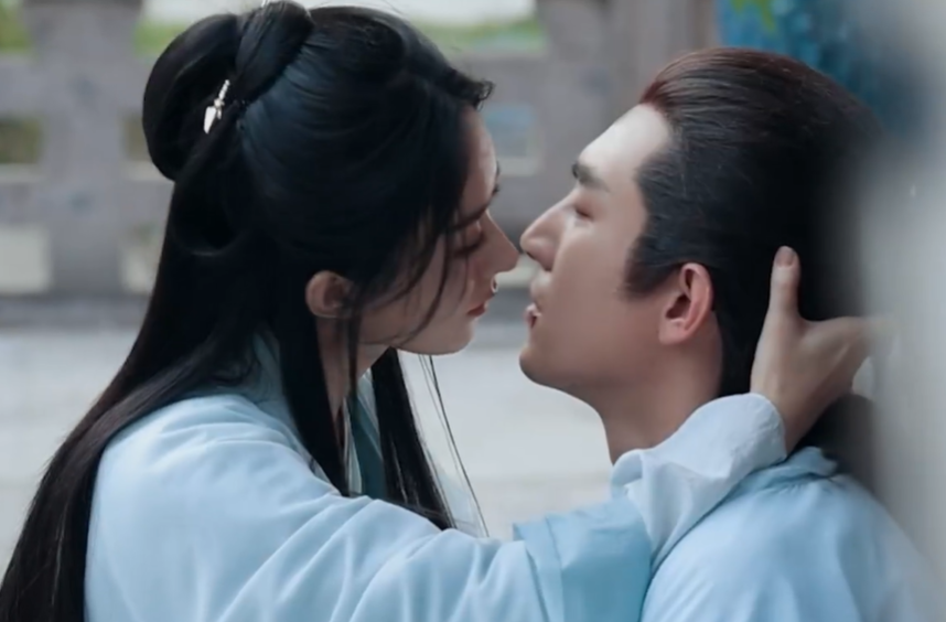 才播4集,拿下评分9.0,这是11月份第一部让我熬夜狂追的黑马剧