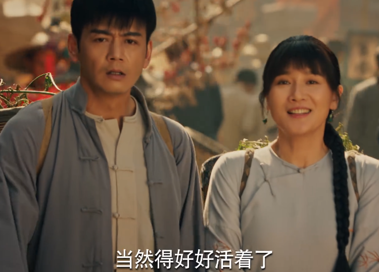 收手吧杨烁！别折磨观众眼睛了，40岁混进央视演少年，雷人又无脑