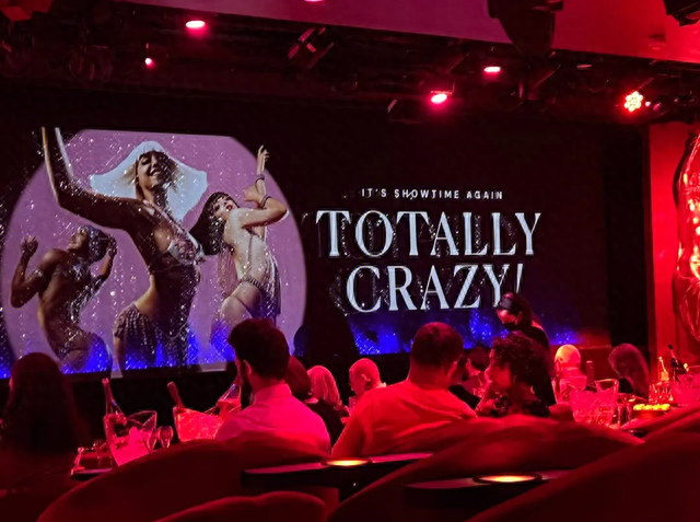 杨颖追星走上封杀路，踩底线，碰禁忌，网友：建议直接封杀！