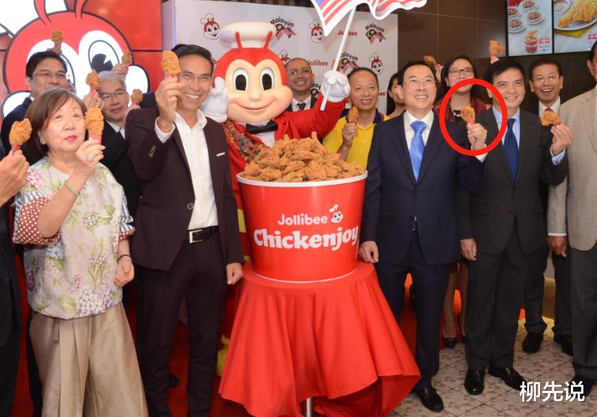 炸鸡|炸鸡学肯德基,汉堡仿麦当劳!亚洲第一快餐抄作业抄成了“学霸”