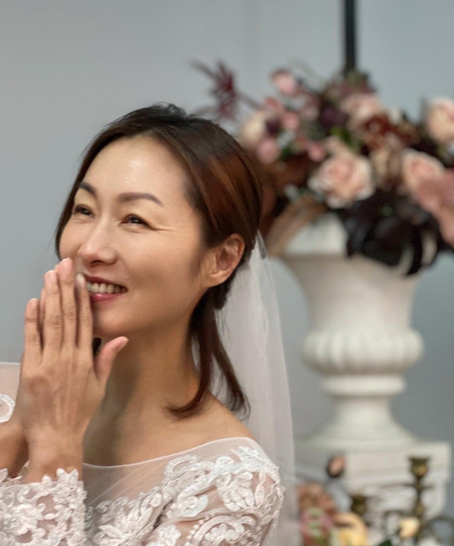 郑家榆|恭喜！51岁“怀玉公主”郑家榆官宣结婚，与孙耀威情断后多次晒娃