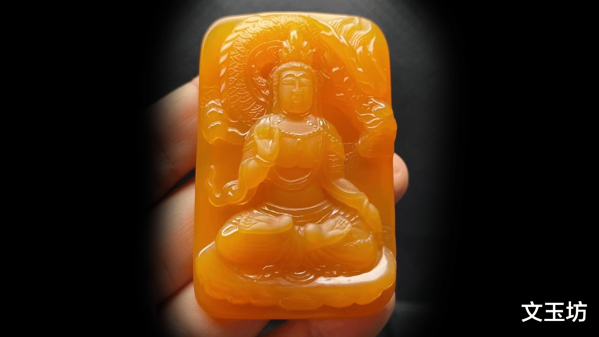 黄龙玉|黄龙玉和翡翠有什么区别?多个角度对两者进行比较