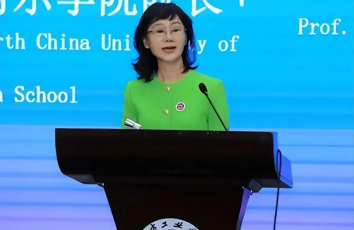 韩国女团 女校长沈志莉：大肆受贿沉迷整容，58岁像20岁少女