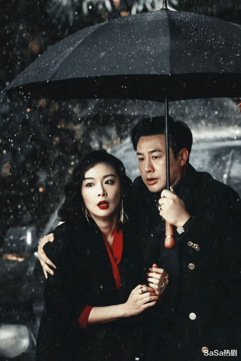 张颂文成剧圈顶流!他妻子温婉大方,非常的有气质,不愧是大嫂!