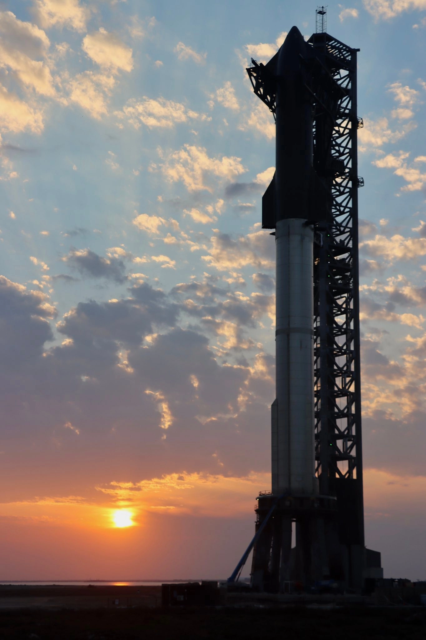 1月10日，spaceX很忙，事情很多。