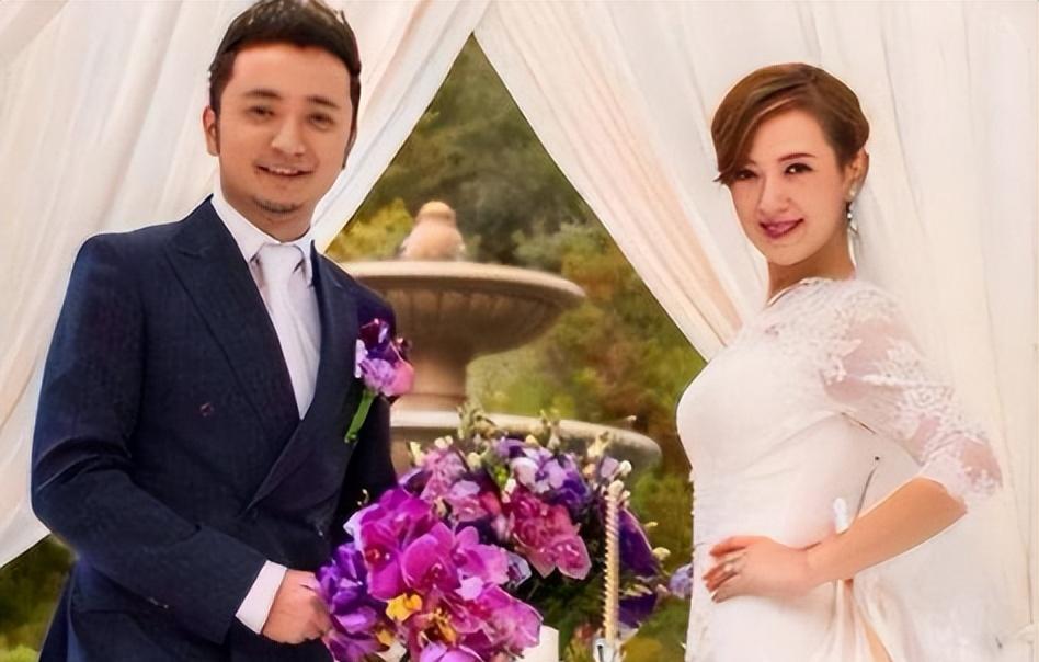 尼格买提|尼格买提前妻近照曝光,离婚后开店当女强人,舍不得买近6W的胸针