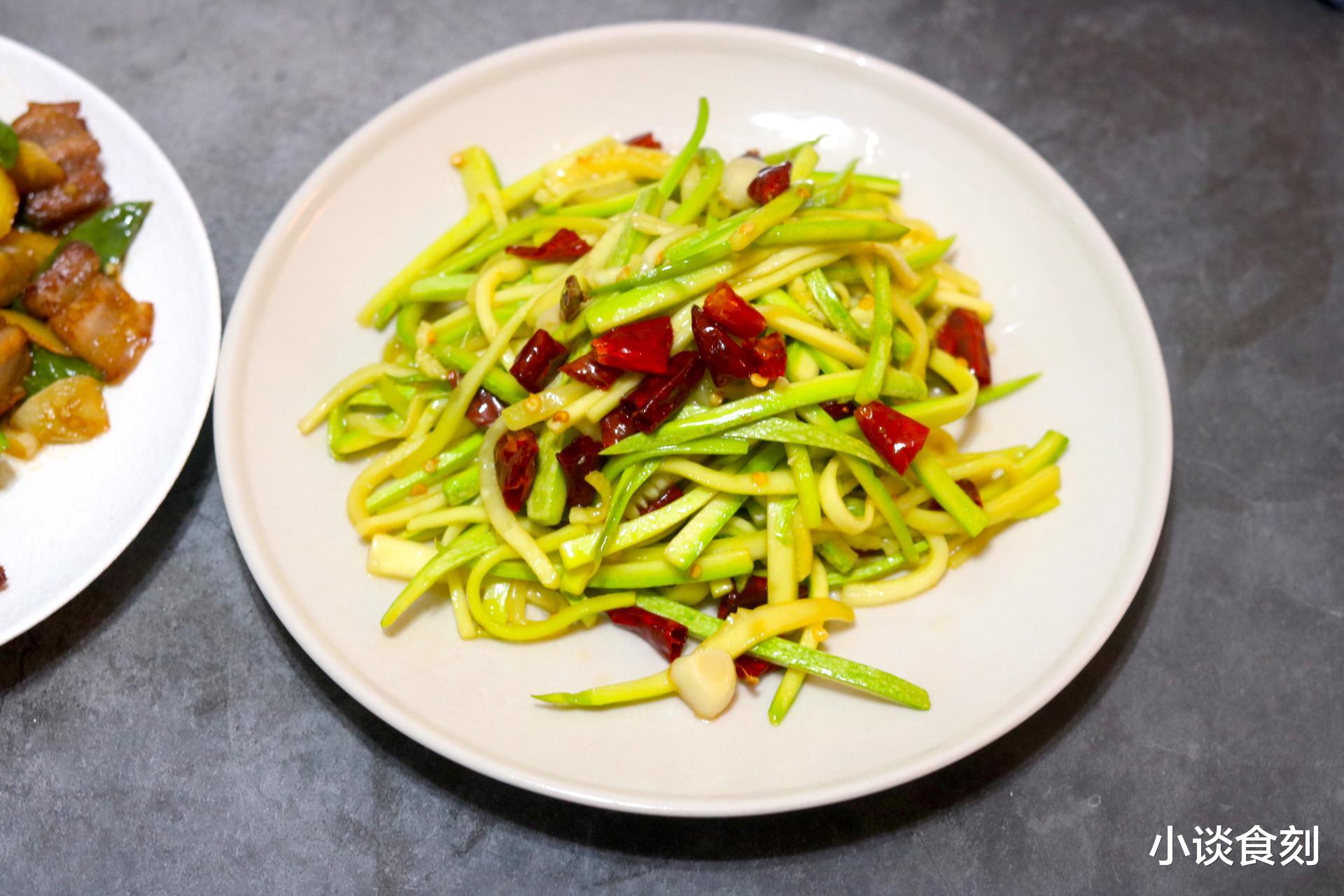 猪蹄|江西男子晒高考前后伙食,4菜变2菜,猪蹄没了,妈妈:爱吃不吃