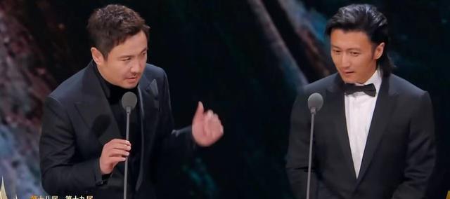 贾玲|贾玲没参加华表奖,沈腾不读颁奖词,疑已经知道好友没获奖