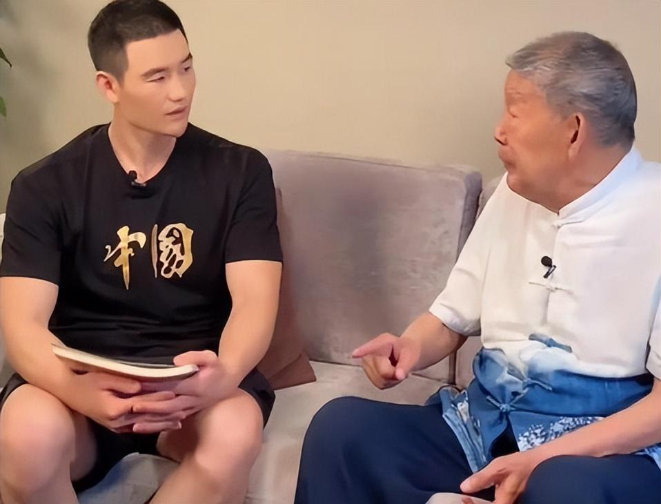 吴奇隆|宁赔钱也要违约?谢孟伟揭吴奇隆早年伤疤,两人被扒的底裤都不剩