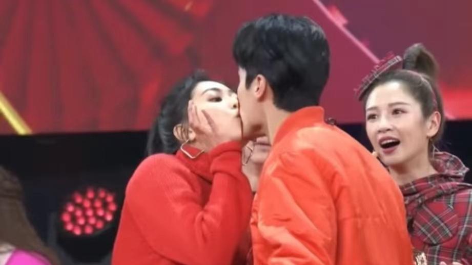 莎莎|全程尴尴尬尬！TVB力捧小花再与绯闻男友合作，将朝夕相处半年时间