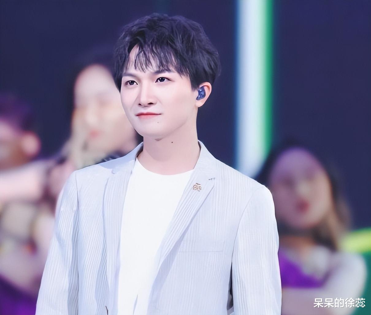 《歌手2024》重启，8位踢馆新生被曝光，有真冠军，也有“皇族”