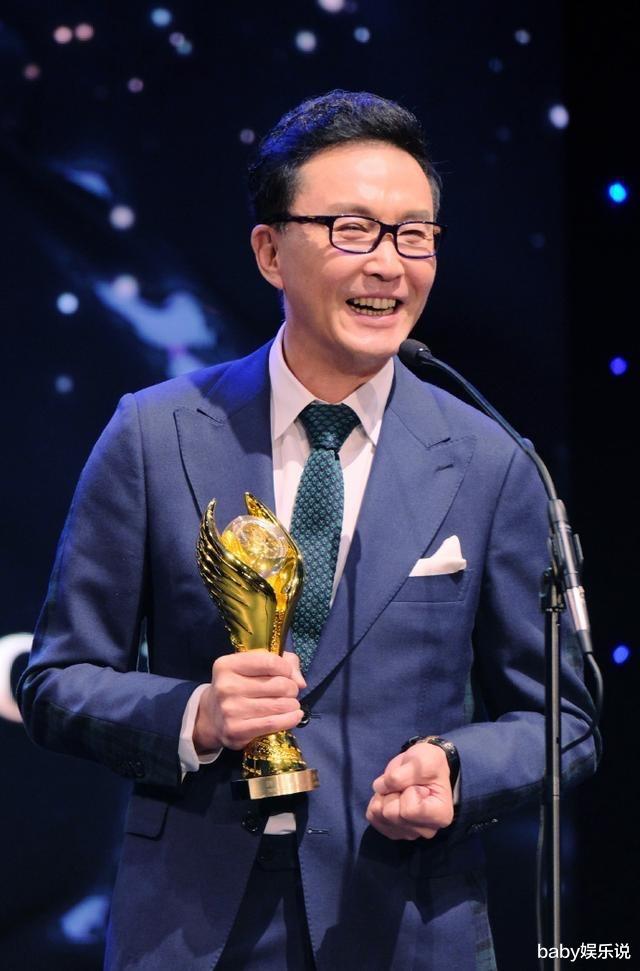 吴昕|演员吴刚:娶初恋岳秀清,结婚31年生一明星儿子