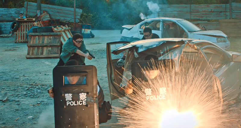 洪金宝儿子演《破冰》,观众痛骂直接露肉就行了,侮辱观众智商!