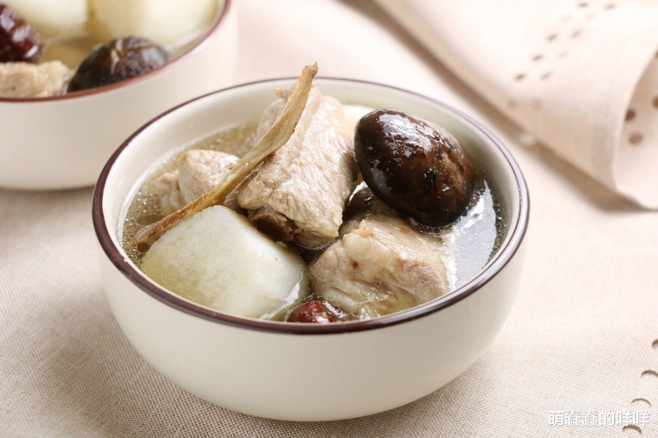 健康饮食|建议中老年:常吃肺部喜爱的5种食物,润燥清肺热,增强免疫力