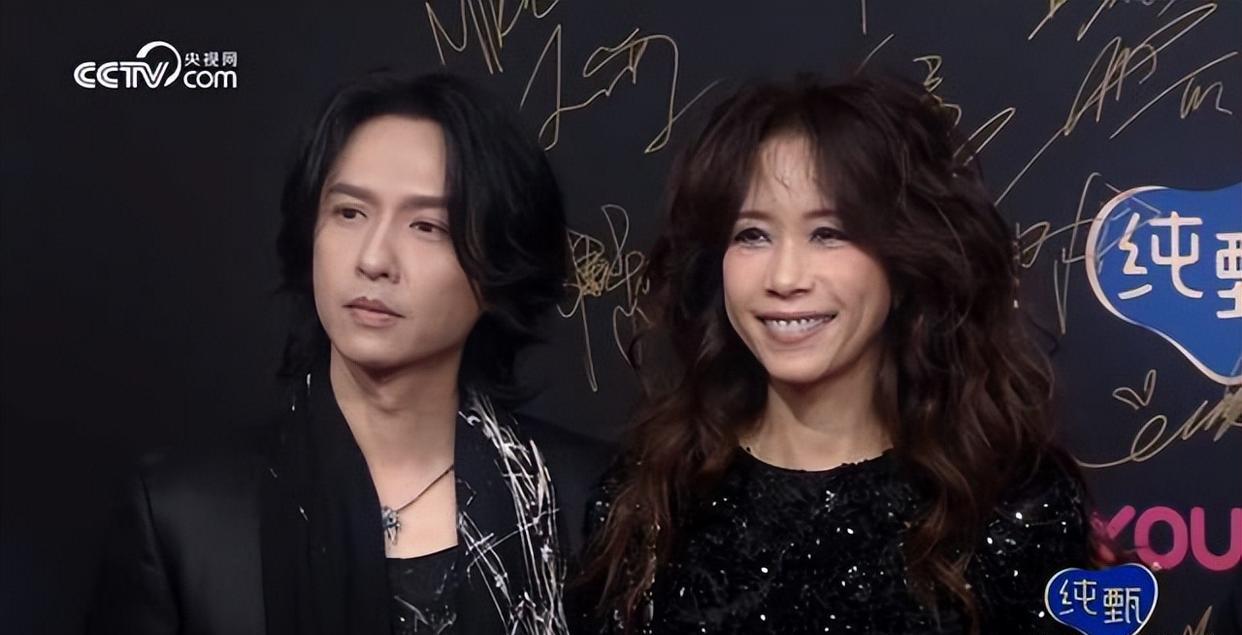 久违的音乐晚会，周笔畅又乱穿，谢娜跳脱放飞，周深深情有魅力