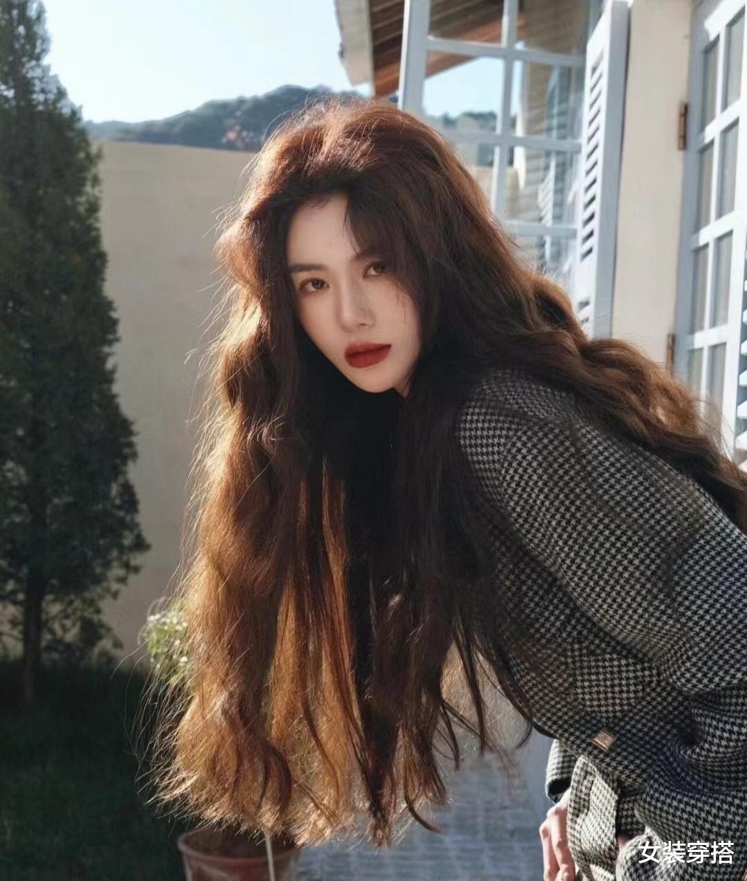 有钱没钱,烫头过年,2024年新流行这5款烫发发型,显年轻气质