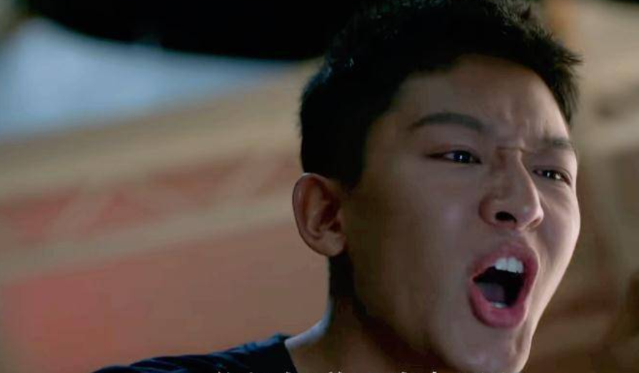 显微镜下的大明|全程瞪眼,摇头晃脑,《显微镜下的大明》女一把演技炸裂玩出花样