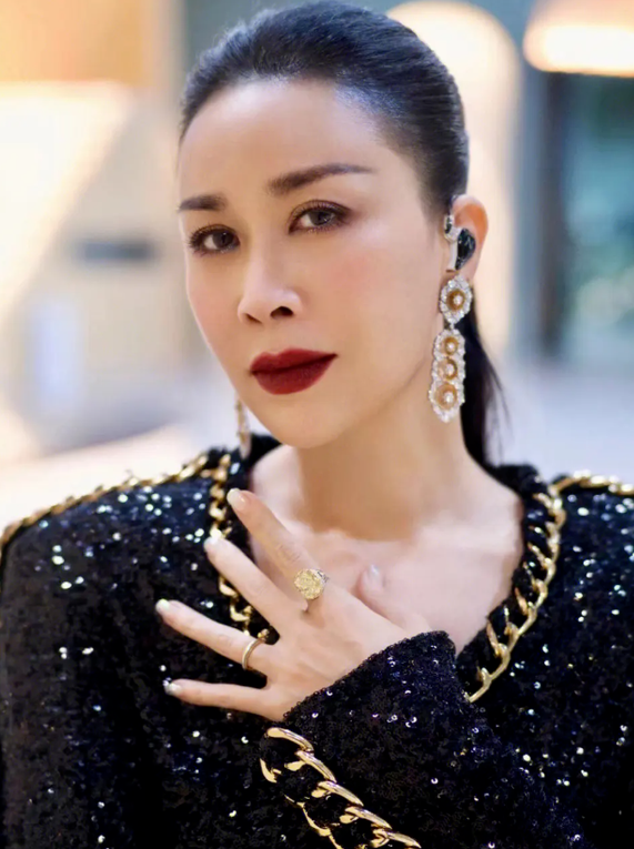 2011颁奖典礼,那英当众嘲讽宋祖英引轩然大波?事实并非如此