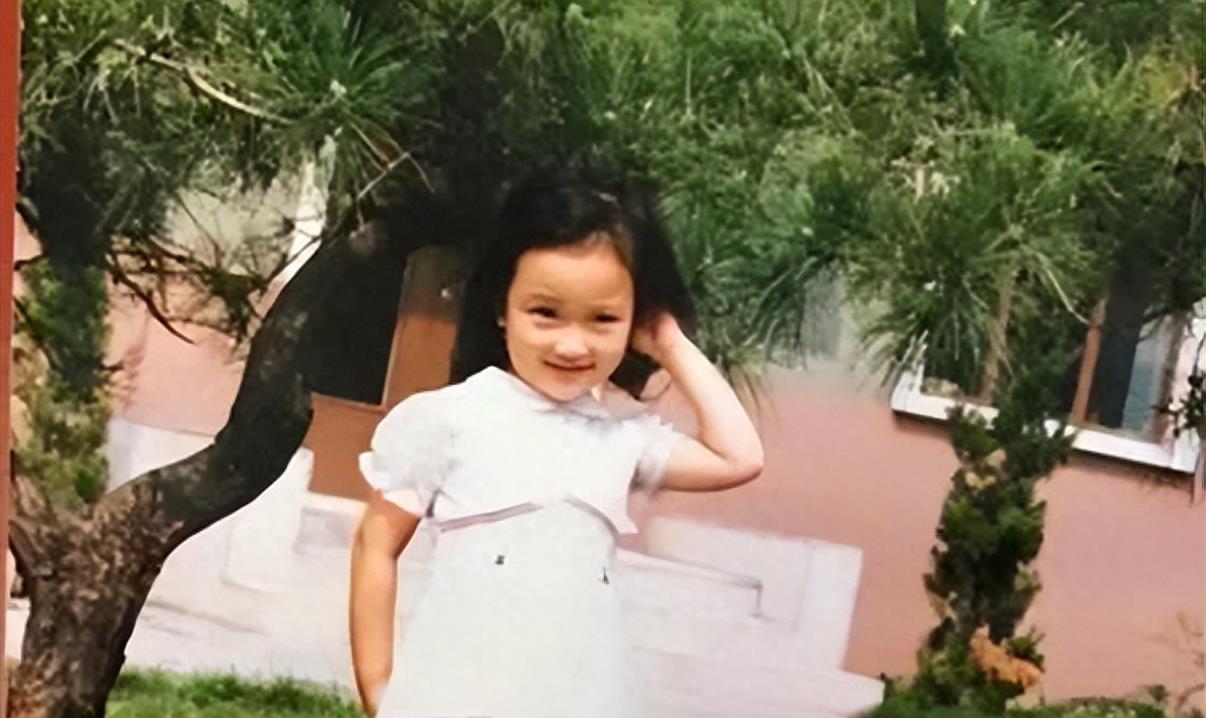 李小璐真面目曝光!婚内出轨只是冰山一角,她的私生活有多乱?