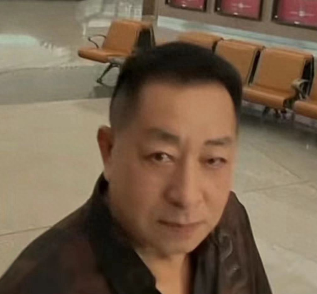 汪小菲直播亲口承认还爱大S，又称光头跑了，望与前妻复婚照顾她