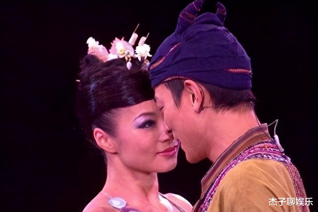 朱丽华苦等20年,不抵赖文慧舞蹈室每天几小时?刘德华藏不住了!