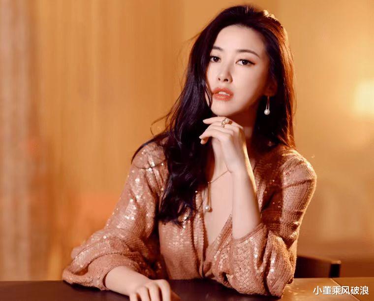 “全球女神”，终于在37岁嫁人了，婚礼上都是爱情的样子