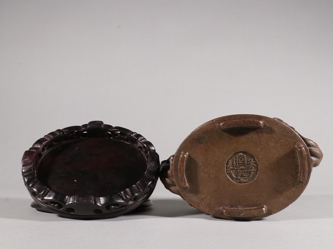 |旧藏【铜胎带紫檀木镶寿山石 瑞兽 香薰炉】