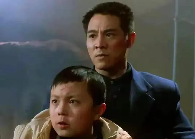 看完谢苗网大《东北警察故事2》，周润发建议他离开李连杰是对的