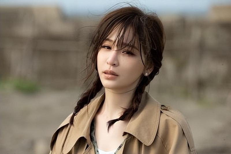 陷害王心凌，红毯故意为博眼球故意暴露，炒作女王的上位之路！