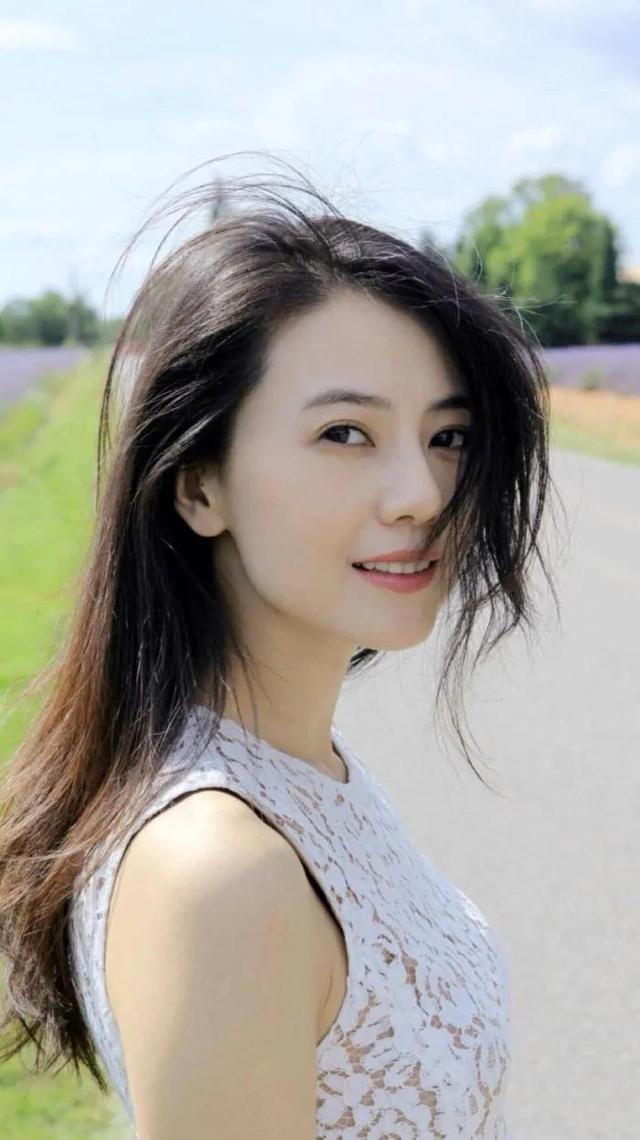 贾静雯|那些出道至今，颜值就走在神坛之上的女星们