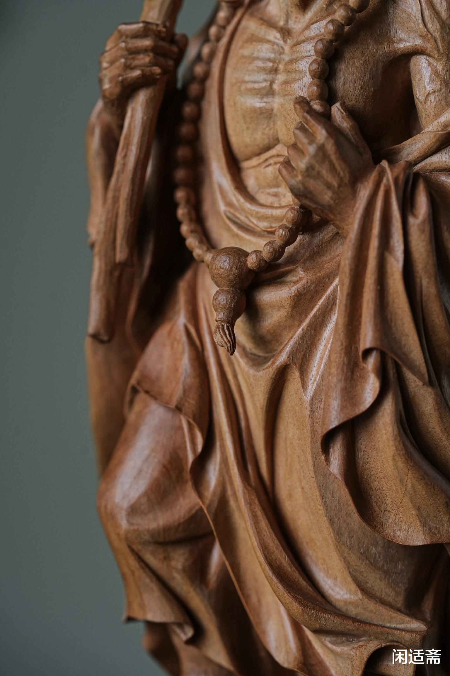 陈赏珍品,老山檀香木雕,芭蕉罗汉