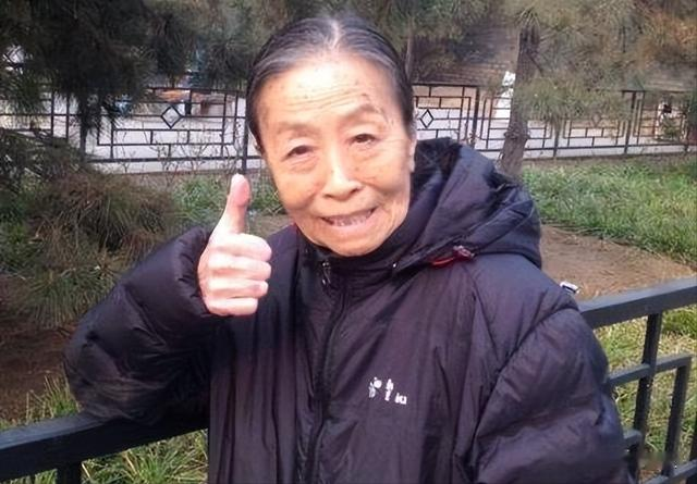 临终前不将遗产留给儿子,却托付给了胡歌,张少华为何这样做?