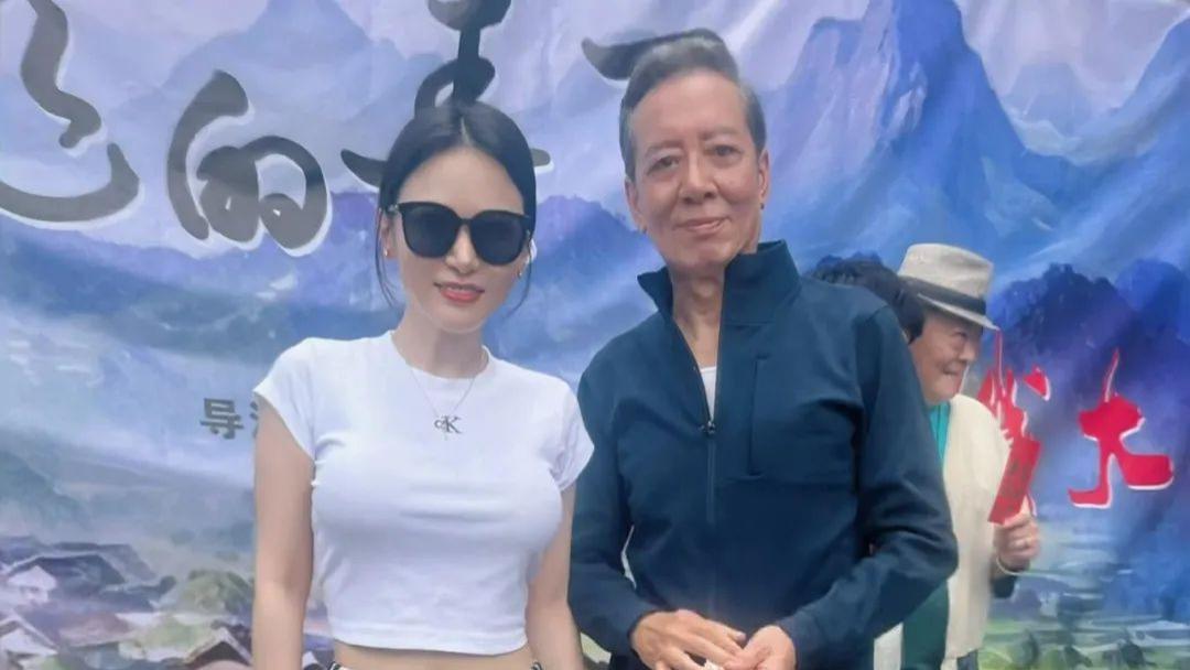 骆应钧|3位老港星在内地农村拍网大，给60线演员当配角，虽过气但片酬不低