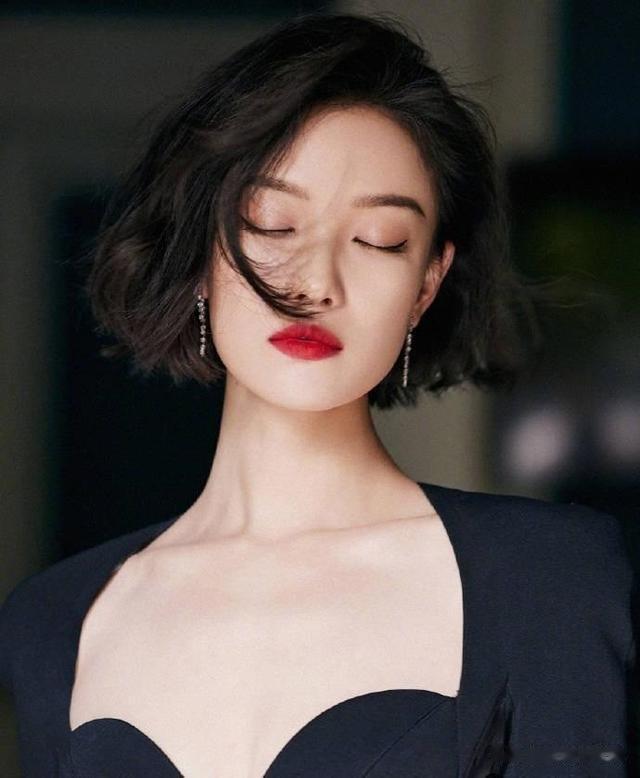 烫发 宋慧乔带火的“挂耳烫发”，很适合四五十岁的女人，时尚又减龄！