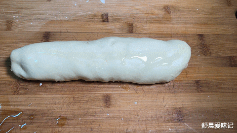 面粉|面粉中加食盐和鸡蛋，可以做薄饼，吃起来劲道有嚼劲，2分钟出锅