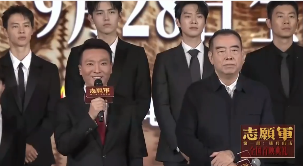 演员“烤瓷牙”有多可怕？嘴凸显老，嘴包不住牙，演战争片太离谱