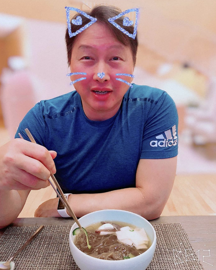 48岁“地表最强小三”,拿下百亿老头却说:我对钱没兴趣