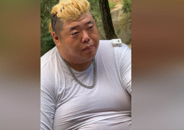 河北小伙从300多斤吃胖到560斤,家里常备三台呼吸机,月入几十万