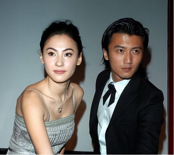 张柏芝急发文警告前夫谢霆锋！秀恩爱请注意形象，不要影响我家庭