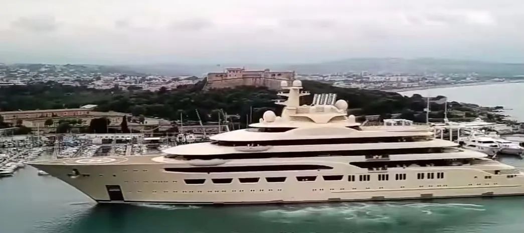 豪门阔太徐子淇:生一个孩子公公奖励10亿,年仅33岁身价超千亿