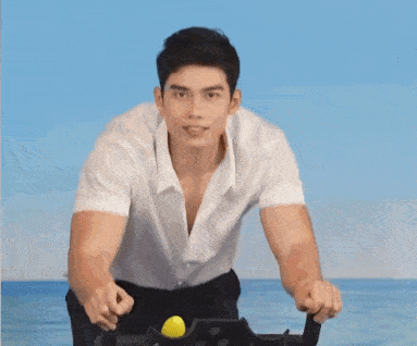 本想把脸埋进健身欧尼酱的缝里，不料他们都成了“正宗大飞柱”