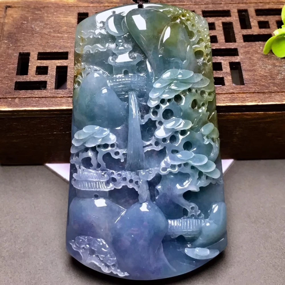 翡翠|雕工复杂的翡翠牌子，为什么才几十一个？