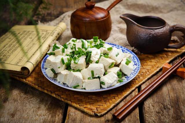 美食教程|豆腐虽好但也有“死敌”，那些不能和豆腐混吃的食材，建议了解下