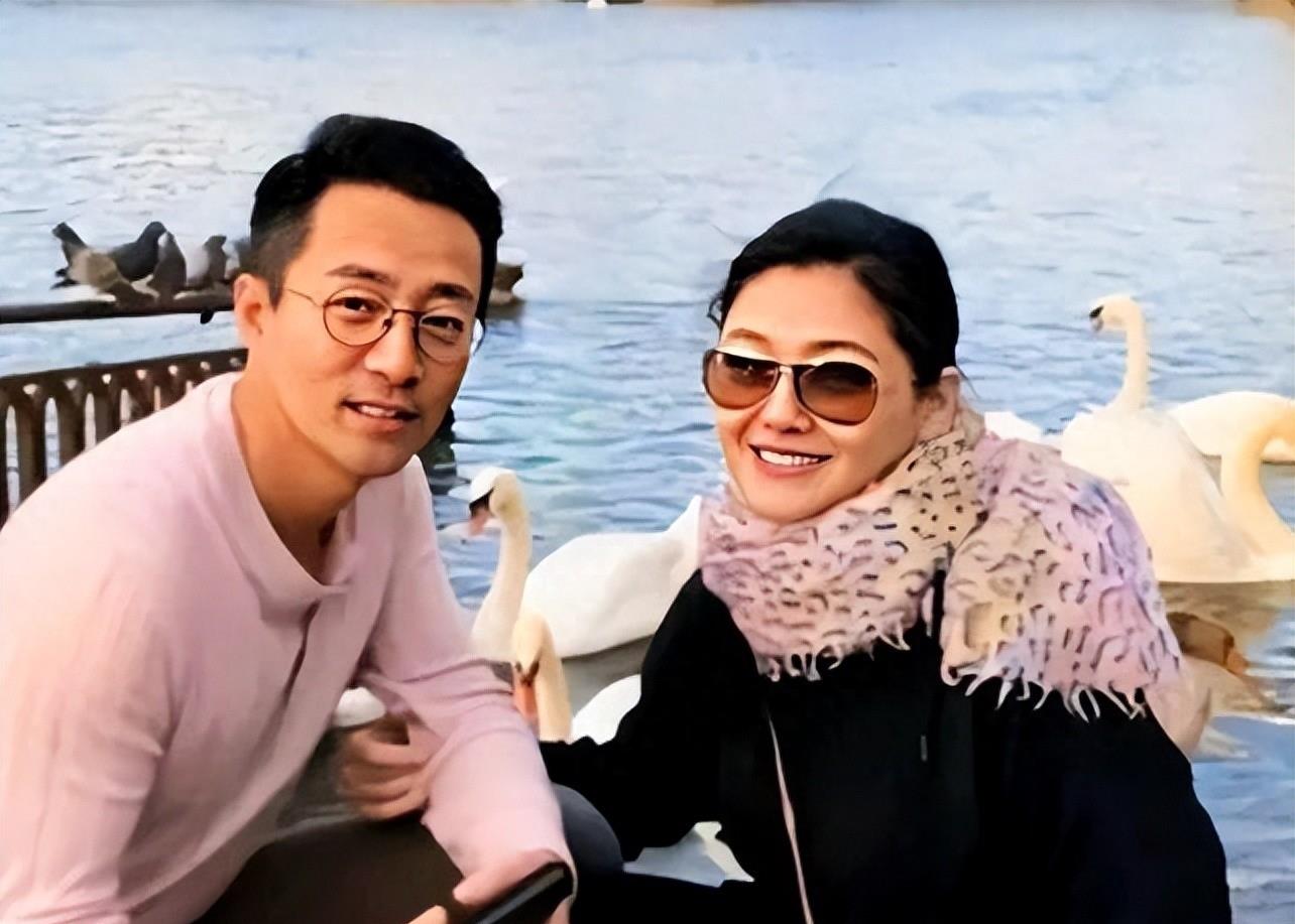 42岁汪小菲终于迎来喜讯!张兰亲口证实,网友的评论一边倒