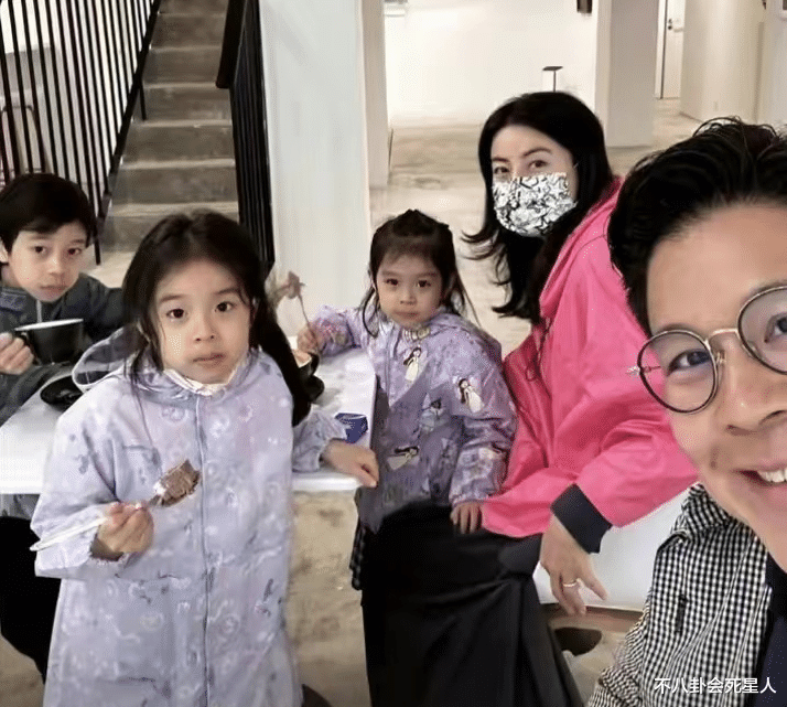 霍启刚|郭晶晶霍启刚夫妻外出看比赛,一个细节体现了霍家的“爱国情怀”