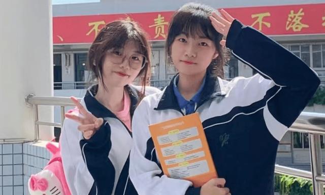 美容 “鲶鱼须”取代“高马尾”，中学女生发型大变样，越来越难理解了