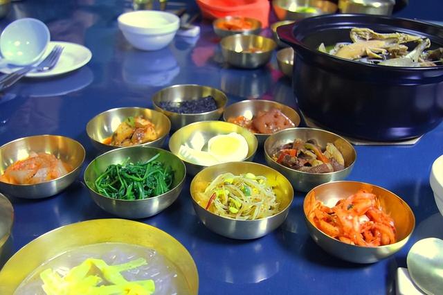 朝鲜|网友到朝鲜吃饭,饭菜丰富,但有一点让人不习惯