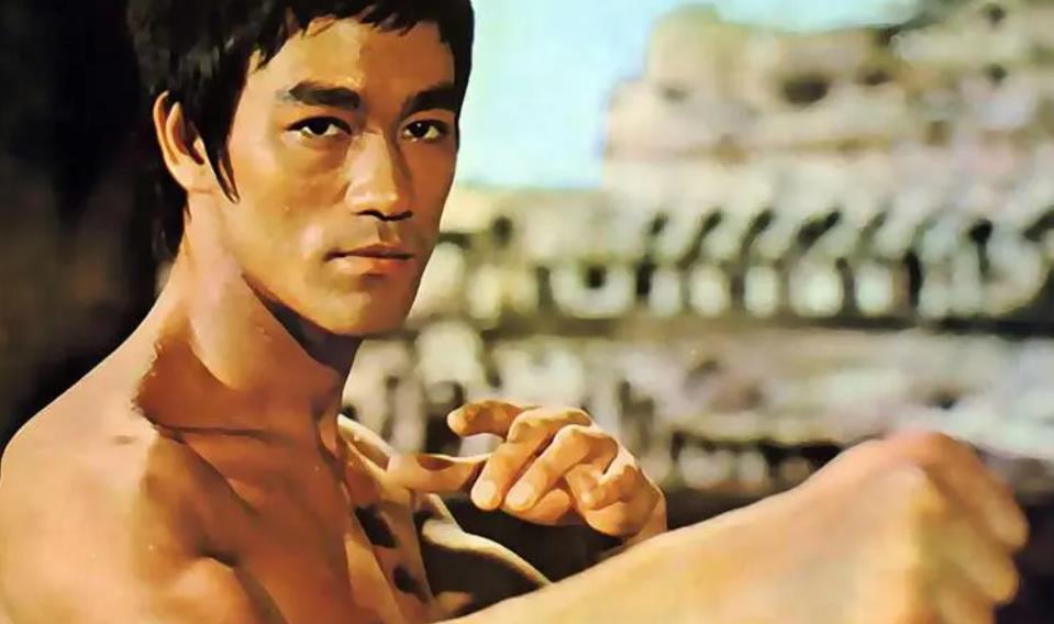 时隔49年后，李小龙的死因有了新发现，专家：他死前喝了大量的水